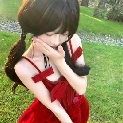 女人裙下