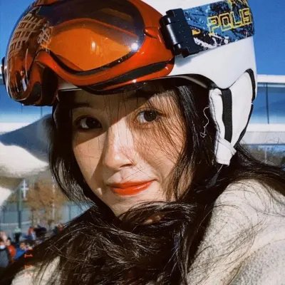 「再见」中的女人